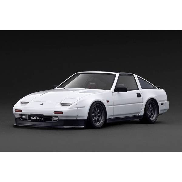 イグニッションモデル　1/18 日産フェアレディZ S30 ホワイト イグニッションモデル 1/18 日産 フェアレディ Z (Z32) 2by2 ホワイト
