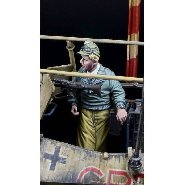 11月予約】D-Day Miniature Studio 1/35 WWII ドイツ 車両に立つ