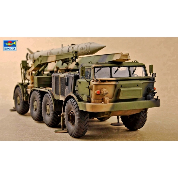 トランペッター 1/72 ソビエト軍 9K52/ルーナM 短距離弾道ロケット