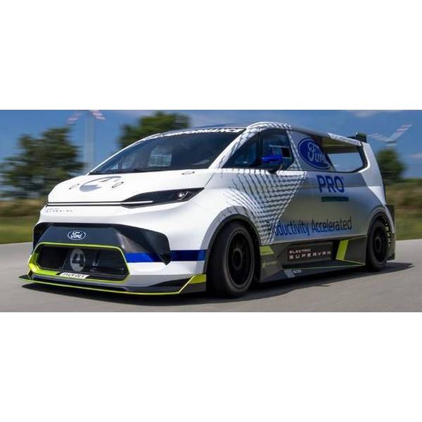 シュコー 1/18 フォード トランジット スーパーバン 4 2000HP 2000 完成品ミニカー 450066300【在庫品】