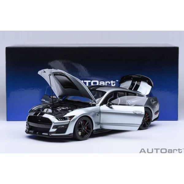 オートアートAUTOart　シェルビーGT500 マスタング　1：18  黒系 12月予約】オートアート 1/18 フォード マスタング シェルビー
