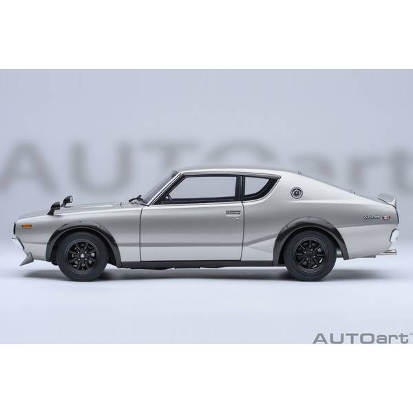 オートアート 1/18 ニッサン スカイライン 2000GT-R KPGC110