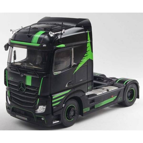 【2月予約】ソリド 1/24 メルセデス・ベンツ アクトロス R5 イタリアンコレクション 2021 ブラック 完成品ミニカー S2400204