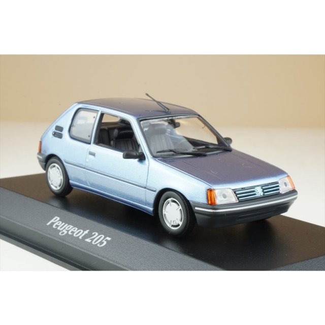 マキシチャンプス 1/43 プジョー 205 1990 ブルーメタリック 完成品ミニカー 940112370