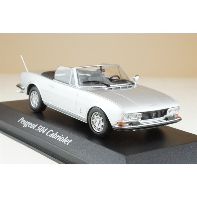 マキシチャンプス 1/43 プジョー 504 カブリオレ 1977 シルバーメタリック 完成品ミニカー 940112130