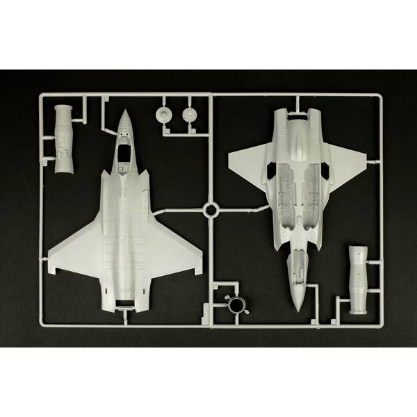プラッツ 1/72 航空自衛隊F-35A ライトニングII 第301飛行隊 50