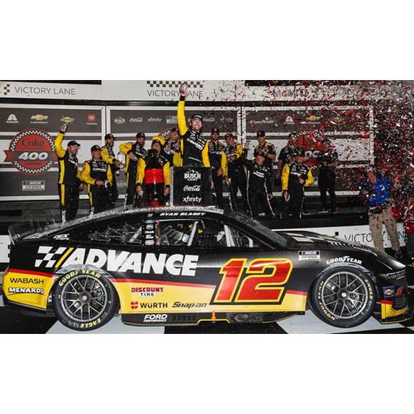 【4月予約】ライオネルレーシング 1/64 フォード マスタング No.12 ADVANCE AUTO PARTS 2025 NASCAR デイトナ ウィナー R.ブレイニー 完成品ミニカー LR338547