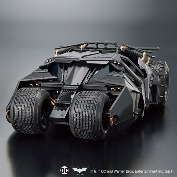 1/35 バットモービル(バットマン ビギンズVer.) 「バットマン ビギンズ」より キャラクタープラモデル 5062184【在庫品】
