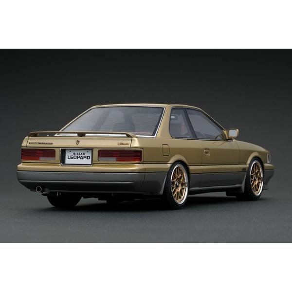 イグニッションモデル 1/18 レパード F31 IG3700 最終値下げ イグニッションモデル 1/18 ニッサン レパード アルティマ V30