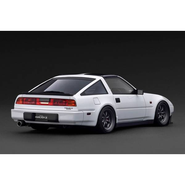 イグニッションモデル　1/18 日産フェアレディZ S30 ホワイト イグニッションモデル 1/18 日産フェアレディZ S30 ホワイト