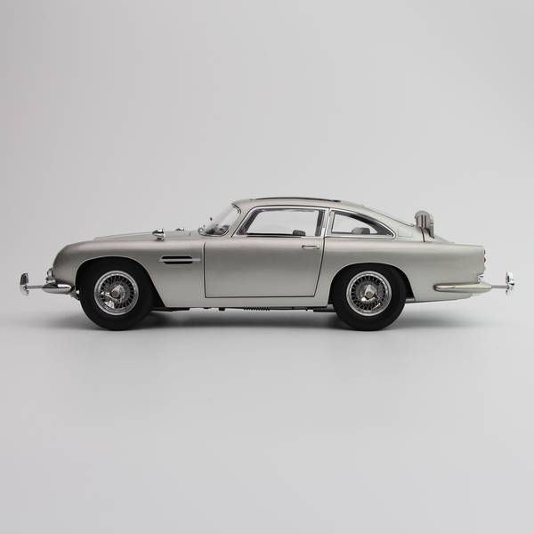10月予約】XiaoGuangMODEL 1/18 アストンマーチン DB5