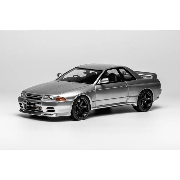 R32 GT-R ダイキャストミニカー 1:18 10周年記念モデル Amazon | ☆ オートアート 1/18 日産 スカイライン GT-R R32
