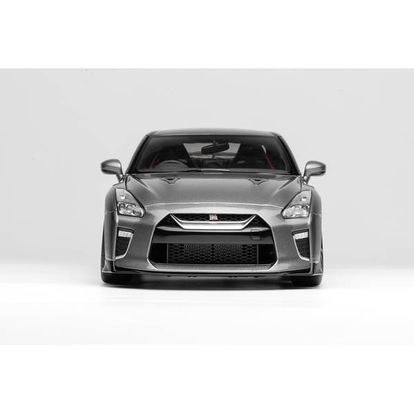 MOTORHELIX 1/18 ニッサン GT-R R35 Track Edition Engineered By