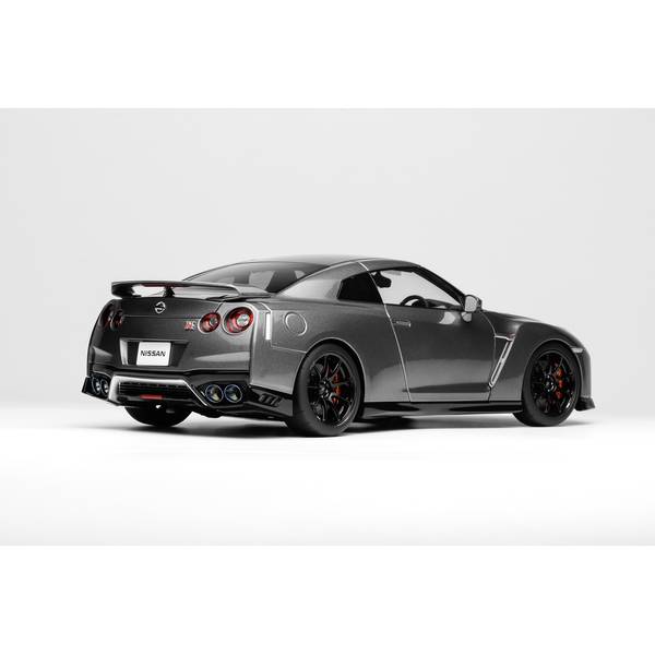 MOTORHELIX 1/18 ニッサン GT-R R35 Track Edition Engineered By
