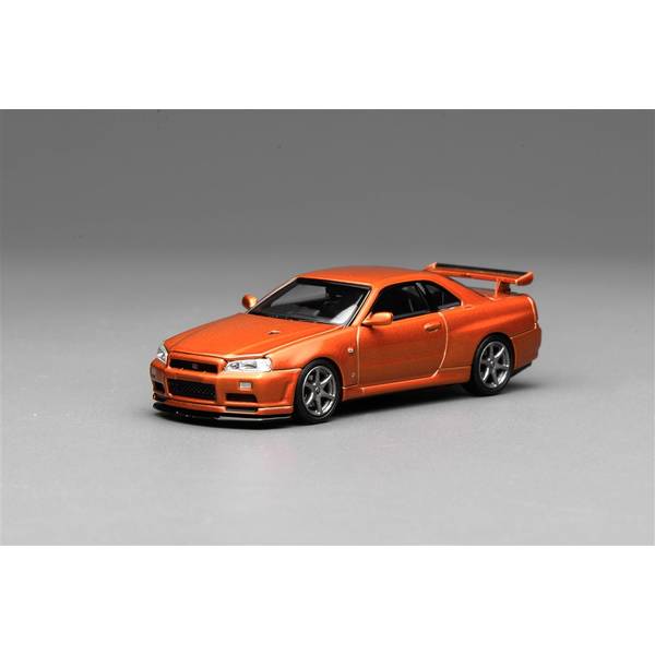 日産スカイラインGT-R　ミニカー 日産スカイライン GT-R (BNR34) の 1/18 スケールミニカーが