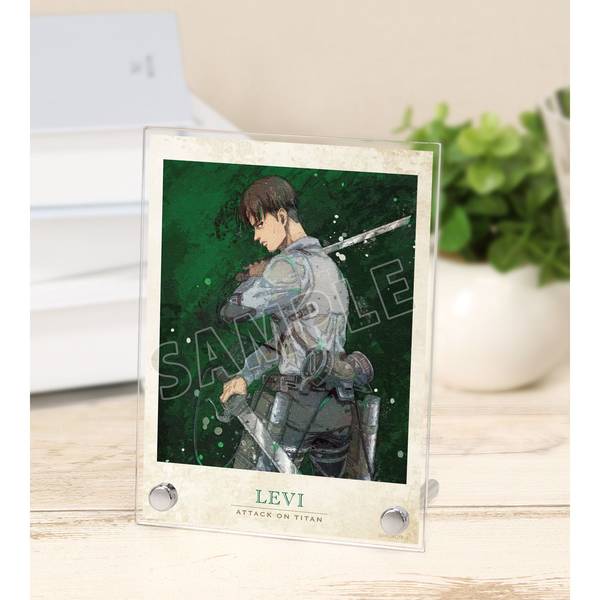 【5月予約】進撃の巨人描き下ろし リヴァイ 戦う背中ver.grunge CANVAS A6アクリルパネル キャラグッズ 4582711864271