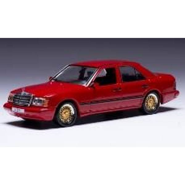 イクソ 1/43 メルセデス・ベンツ 300E W124 1984 レッド 完成品ミニカー CLC544N