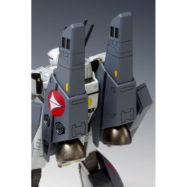 ウェーブ 超時空要塞マクロス VF-1S スーパーバルキリー ファイター ロイ・フォッカー仕様 1/100スケール プラモデル MC062 d2ldlup VF-1S スーパーバルキリー ファイター ロイ・フォッカー仕様