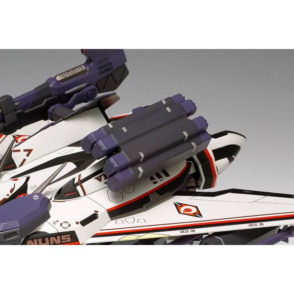 ウェーブ　VF-171EX アーマードナイトメア【アルトカスタム】 VF-171EX アーマードナイトメアプラス［アルト機］ | 株式会社
