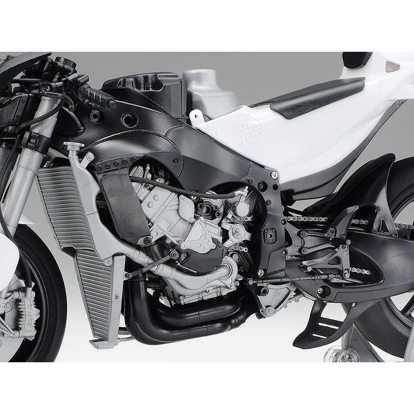 タミヤ 1/12 チーム スズキ エクスター GSX-RR '20 スケールモデル