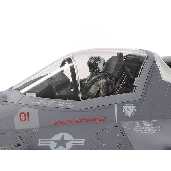 F-35 1/48スケールモデル 1/48 ロッキード マーチンF-35B ライトニングII: スケールモデル
