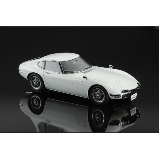 マーク 1/18 トヨタ 2000GT ペガサスホワイト 完成品ミニカー PM1804W【倉庫取寄せ】