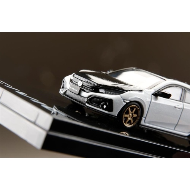ホビージャパン 1/64 ホンダ シビック ハッチバック FK7 カーボン