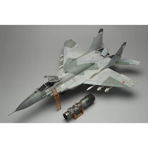 グレートウォールホビー 1/48 MiG-29 SMT フルクラム スケール