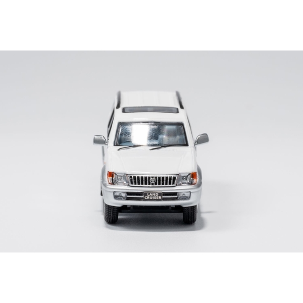 トヨタランドクルーザープラド90 ラリー仕様 ミニカー　レア トヨタ ランドクルーザー プラド 90 -LHD- Dark Green (ミニカー