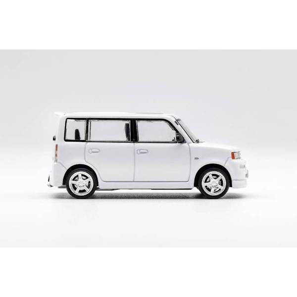 ダイキャストチーム 1/64 トヨタ bB ホワイト 右ハンドル仕様