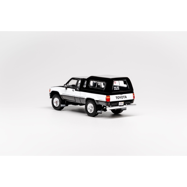 11月予約】1/64 トヨタ ハイラックス SR5 XTRA Cab 1985 ブラック 完成