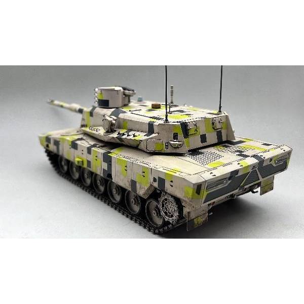 アミュージングホビー 1/35 次世代主力戦車 KF51U パンター