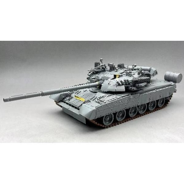 アミュージングホビー 1/35 T-90 完成品 Amazon | Amusing Hobby アミュージングホビー 1/35 ロシア陸軍