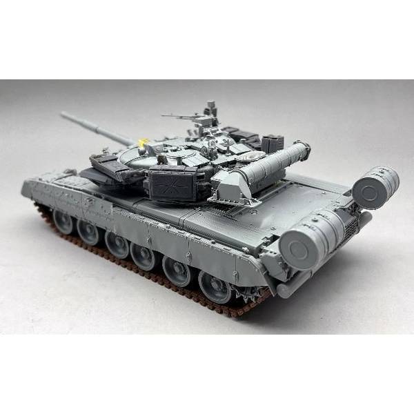 アミュージングホビー 1/35 T-80UM-2 スケールモデル AMH35A068