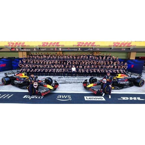 【4月予約】スパーク 1/64 レッドブル RB21 No.1 & No.22 2025 F1 アブダビGP M.フェルスタッペン/角田裕毅 ありがとう、ユウキ 完成品ミニカー 64S098