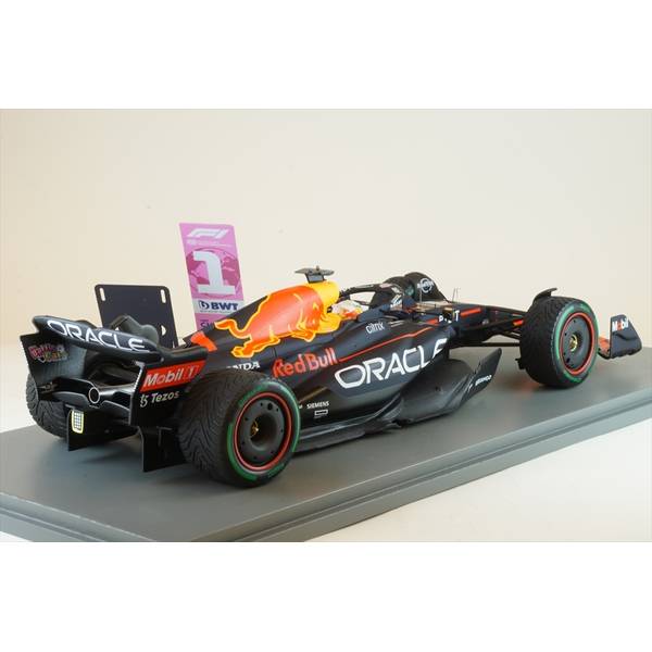 スパーク 1/18 レッドブル RB18 No.1 2022 F1 日本GP ウィナー
