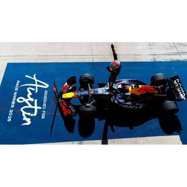 スパーク 1/43 レッドブル RB21 No.1 2025 F1 日本GP ウィナー M