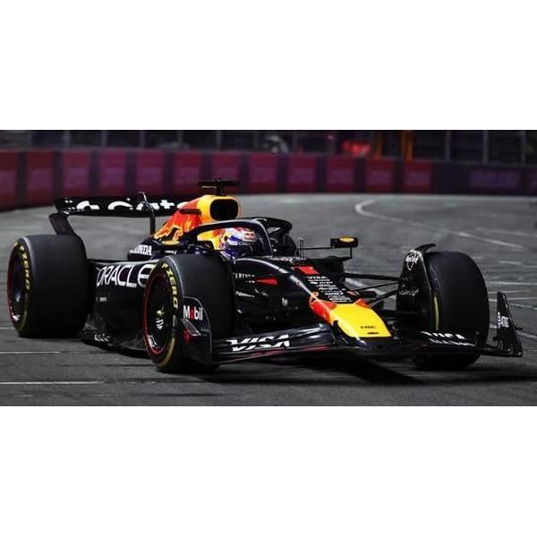 スパーク 1/18 レッドブル RB18 No.1 2022 F1 日本GP ウィナー