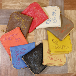 L字ファスナー・ミニ財布：唐草ステッチ