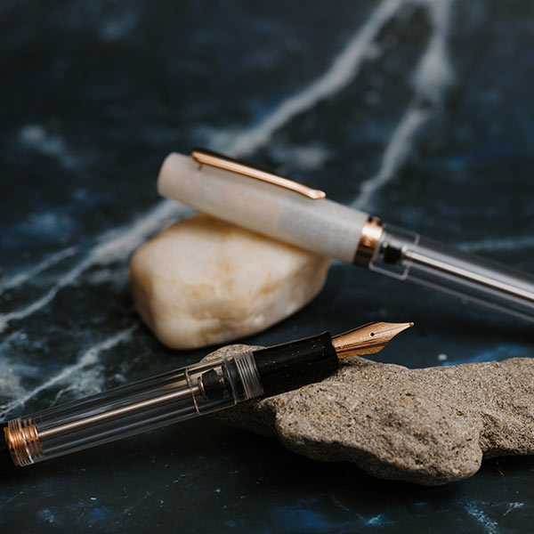 NAHVALUR ナーヴァル オリジナル プラス 万年筆　F（細）プランジャー式 Nahvalur(ナーヴァル) ORIGINAL PLUS(オリジナル プラス) 万年筆