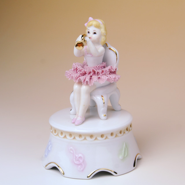 レース人形 ラッパ 金管楽器のオルゴール 音楽雑貨 音楽ギフト 音楽グッズ