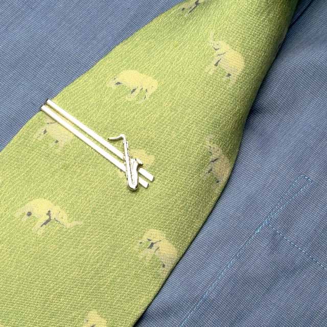 テナーサックス タイバー （タイピン）音楽雑貨 音楽アクセサリ ミュージックギフト