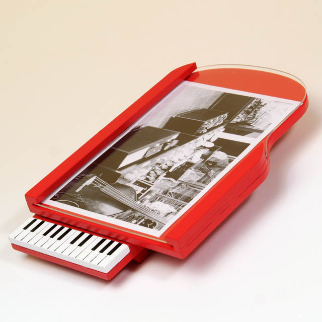 写真たて グランドピアノ 《レッド》 音楽雑貨・アクセサリー専門店