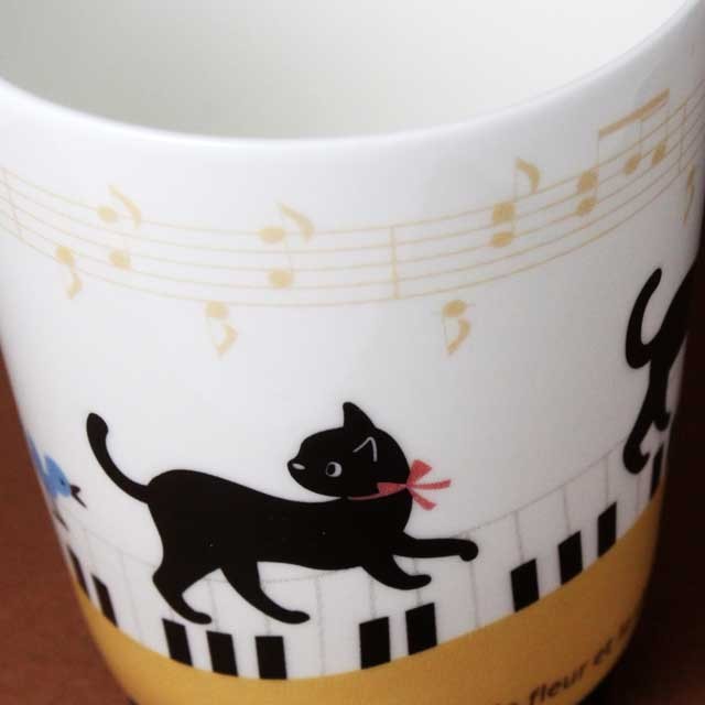 ネコふんじゃった！ マグカップ 228291 音楽雑貨・アクセサリー