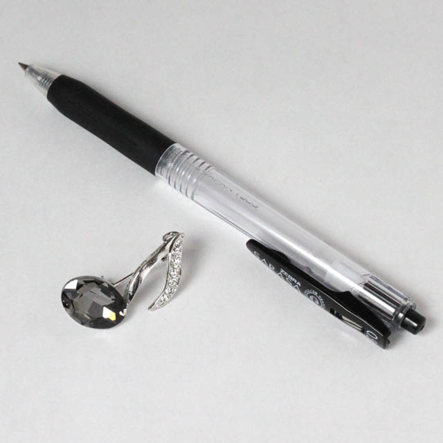 キラキラブローチ ８分音符 音楽雑貨 音楽アクセサリー