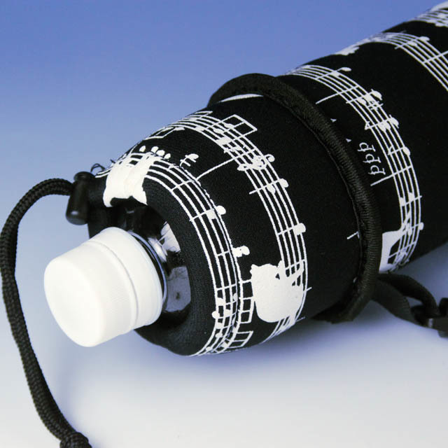 ウェットスーツ素材のペットボトルカバー 楽譜と猫 635723 音楽雑貨