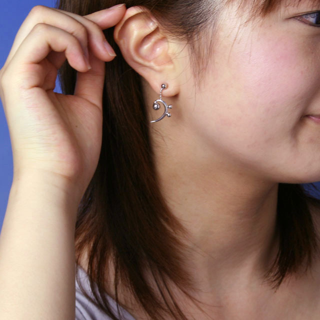 ヘ音記号 Bass_Clef シルバー ピアス SV925 音楽雑貨 音楽アクセサリー