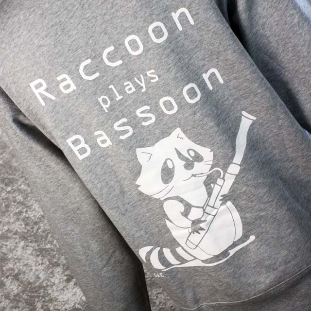 Raccoon plays Bassoon ファゴット バスーン パーカー 音楽雑貨 音楽グッズ