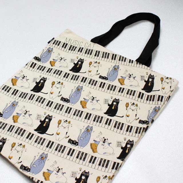 猫カルテットとピアノ鍵盤 トートバッグ （縦型） 130785 音楽雑貨