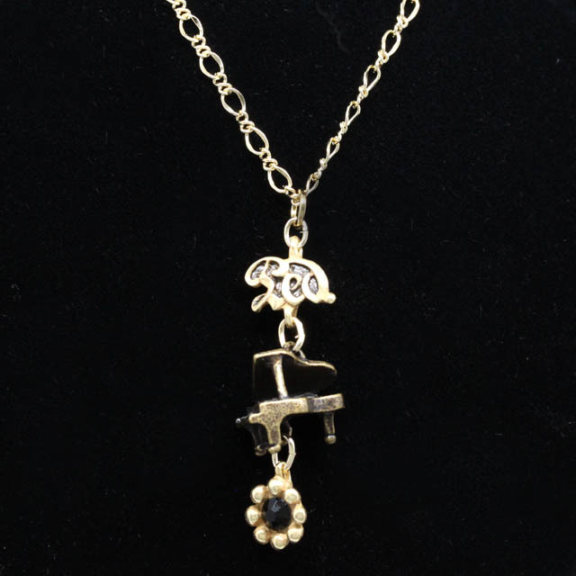 ペンダント 《 グランドピアノ＆ペダル記号 》 731012 音楽雑貨